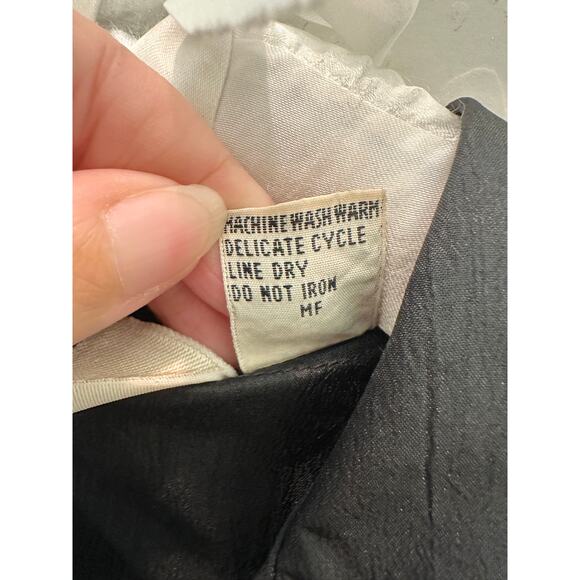 DIANE VON FURSTENBERG Vintage Black Button-Up Blouse Minimalist Shirt | Size 8 - Picture 6 of 6